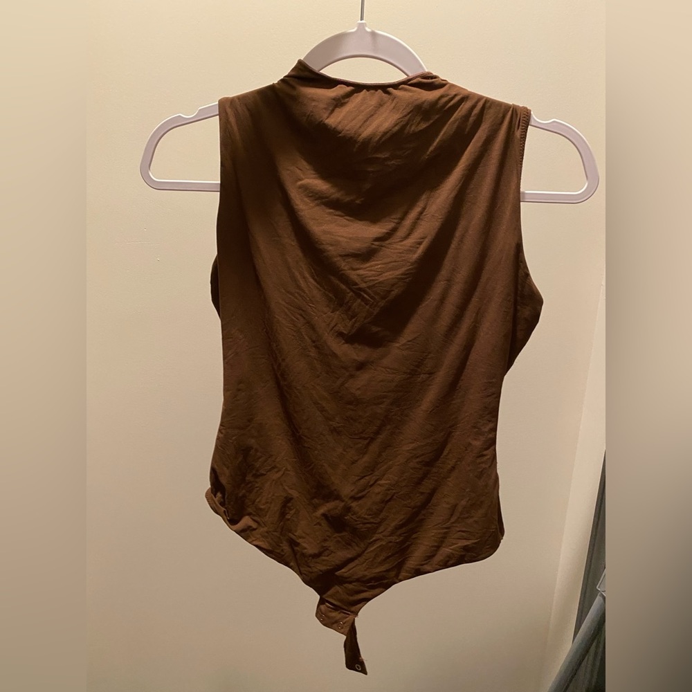 COPY - SKIMS FITS EVERYBODY SLEEVELESS MOCK NECK BODYSUIT COCOA